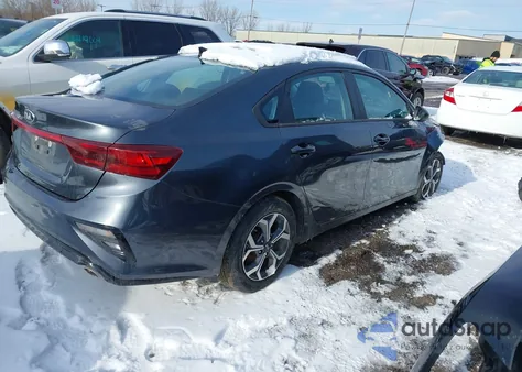 2021 Kia Forte Lxs из США, поврежденный, VIN 3KPF24AD2ME306210